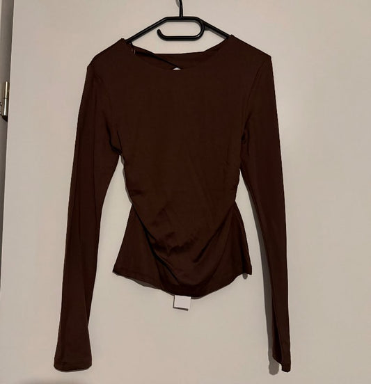 Gina tricot toppur brúnn opið bak