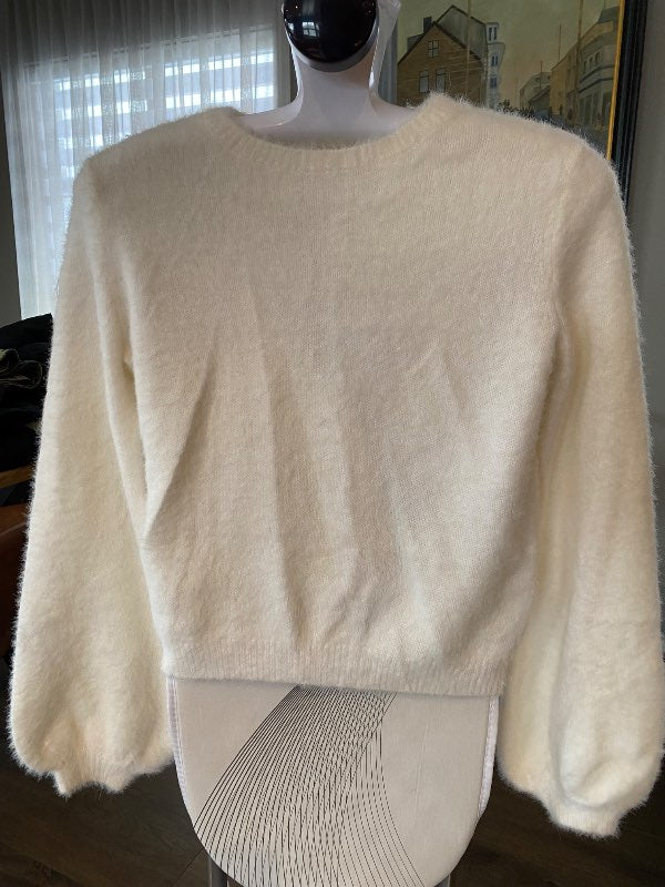 Bershka white
