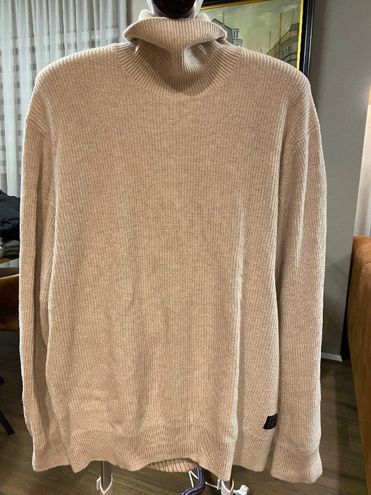 H& sweater cream