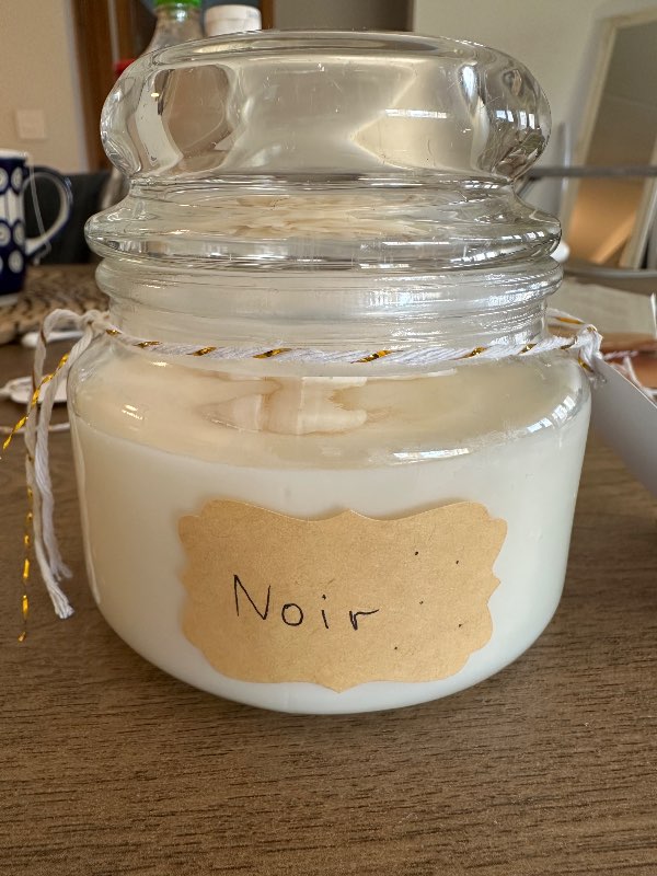 Handmade candle Noir soy wax