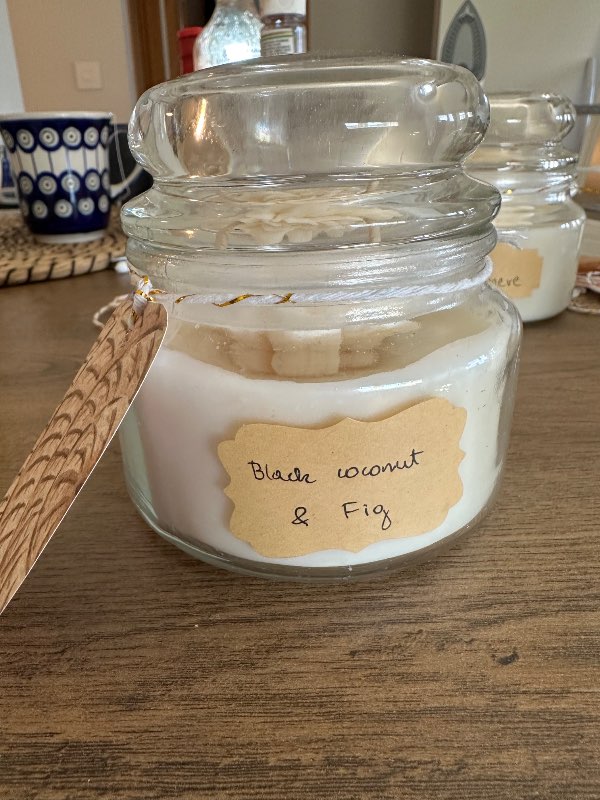 Handmade candle Black coconut soy wax
