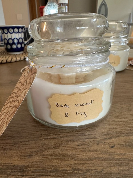 Handmade candle Black coconut soy wax