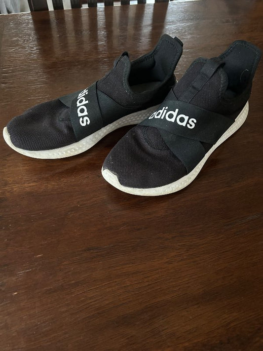 Adidas strigaskór