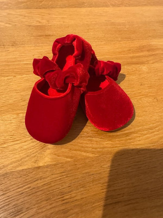 red ballerinas