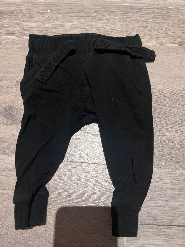 Buxur svartar next