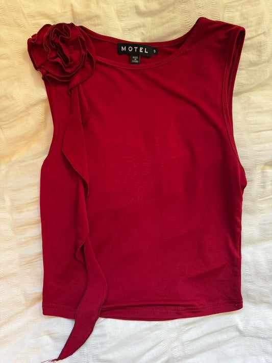 rauður blóma bolur