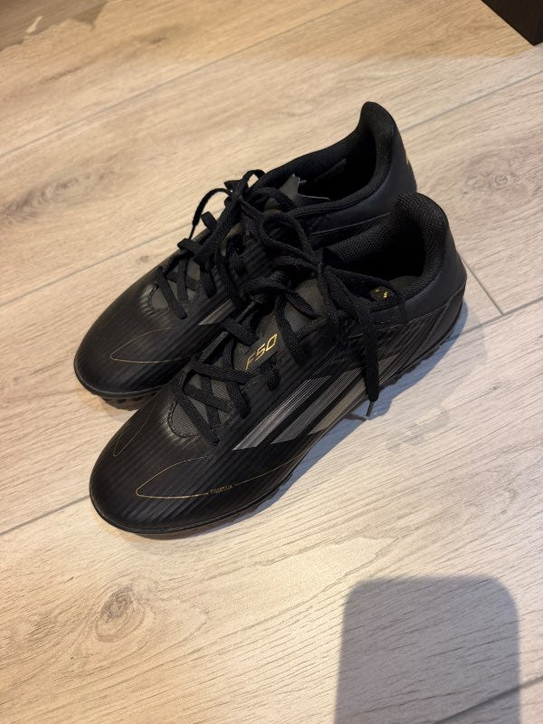 F50 Adidas skór