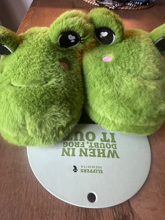 NEW slippers 38-39