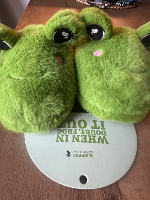 NEW slippers 38-39