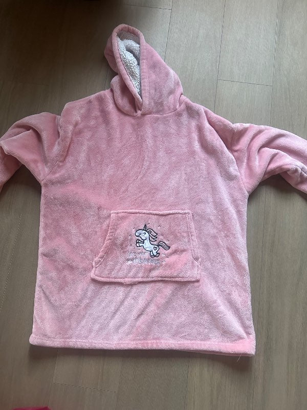 Pink blanket-hoodie