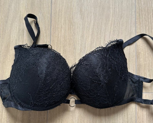 Black bra 75B