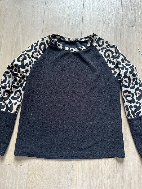 Leopard shirt  M
