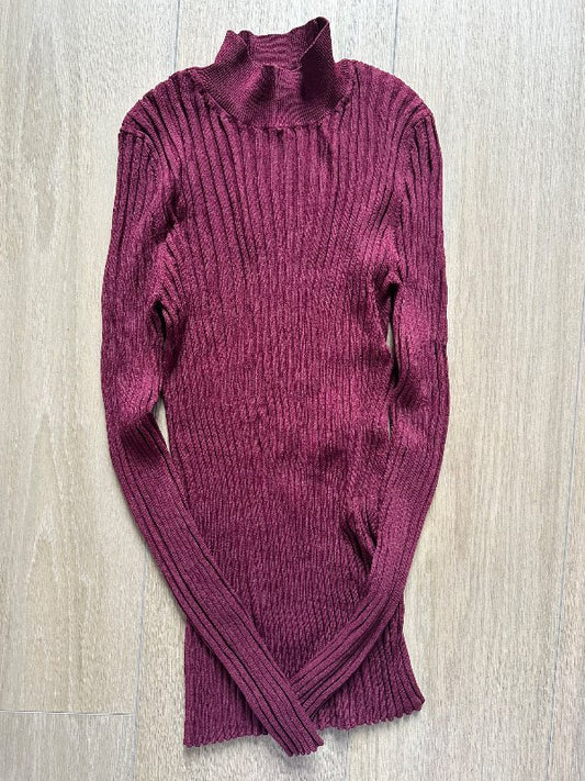 Burgundy shirt 16