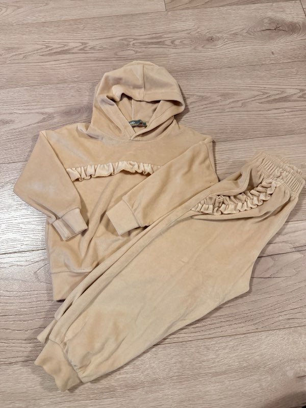 beige velour set 3-4 ár