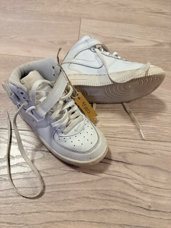 Hvítir skór Nike size 29