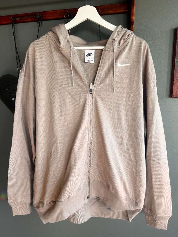 Nike hettu dröppuð