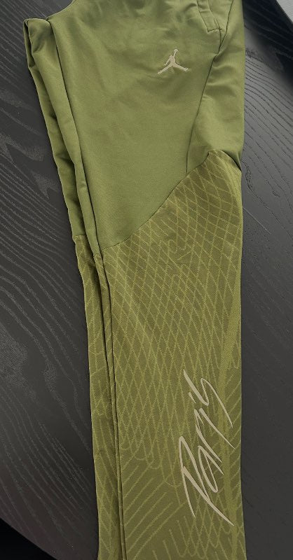 Joggingbuxur grænar