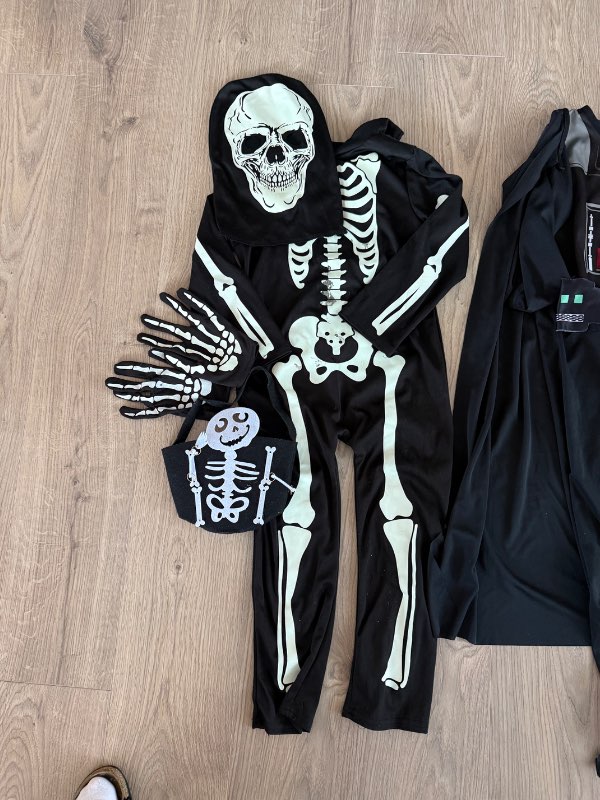 Beinagrind búningur