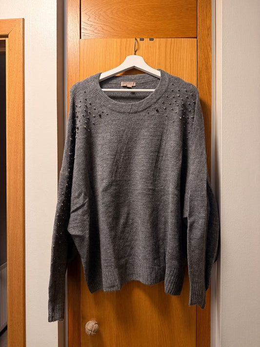 HM plus gray sweater with beads