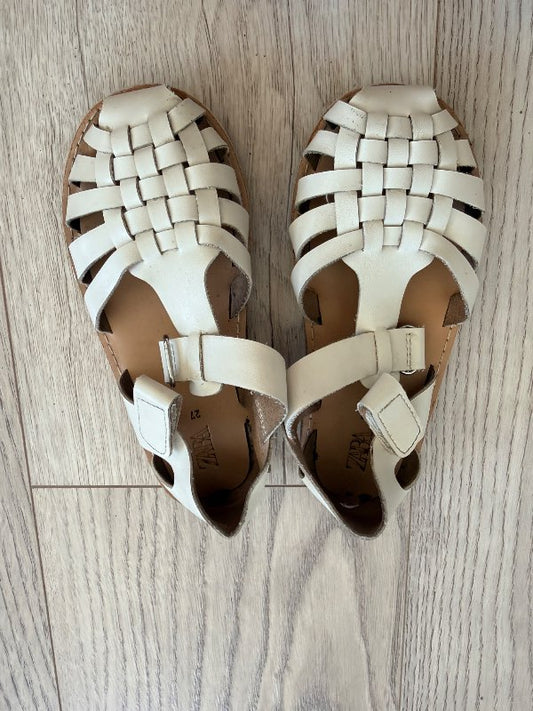 Zara sandalar 27