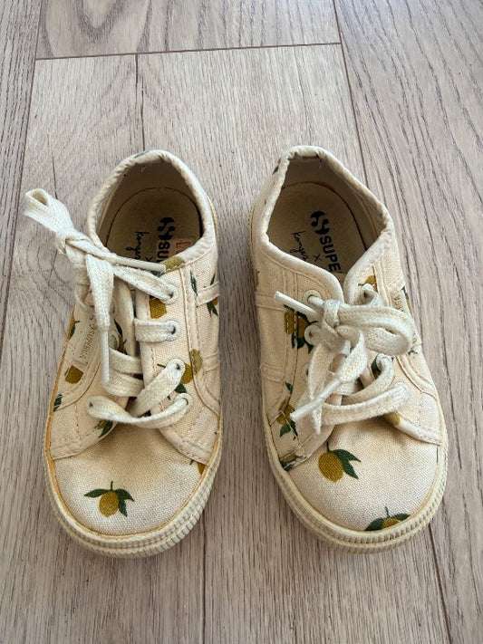 Konges Slojd x Superga lemon skór
