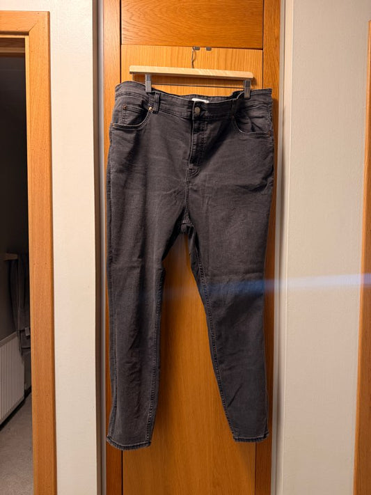 HM gray skinny jeans