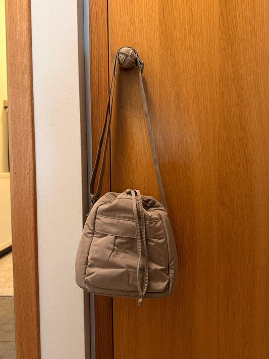 UNIQLO BUCKET BAG