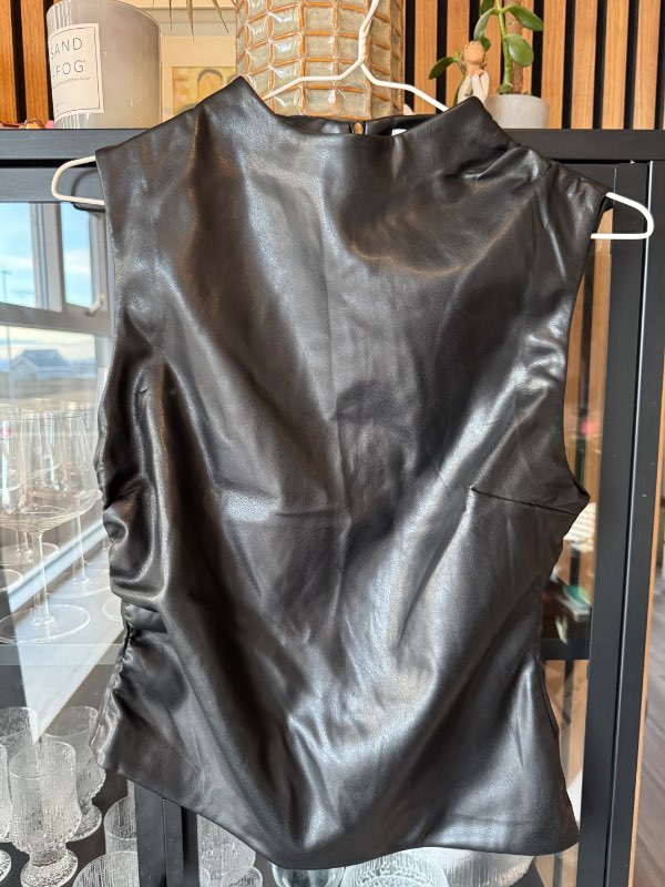 Leðurbolur frá BERSHKA