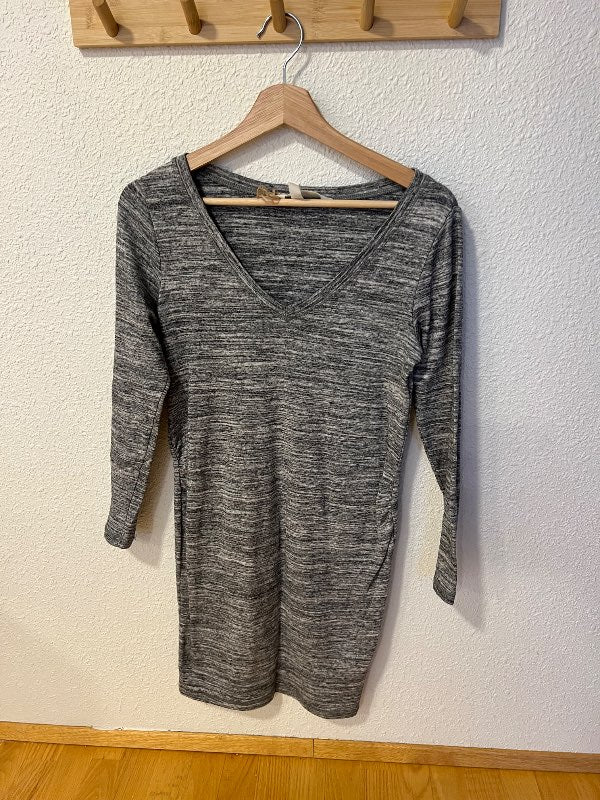 H&M Maternity sweater