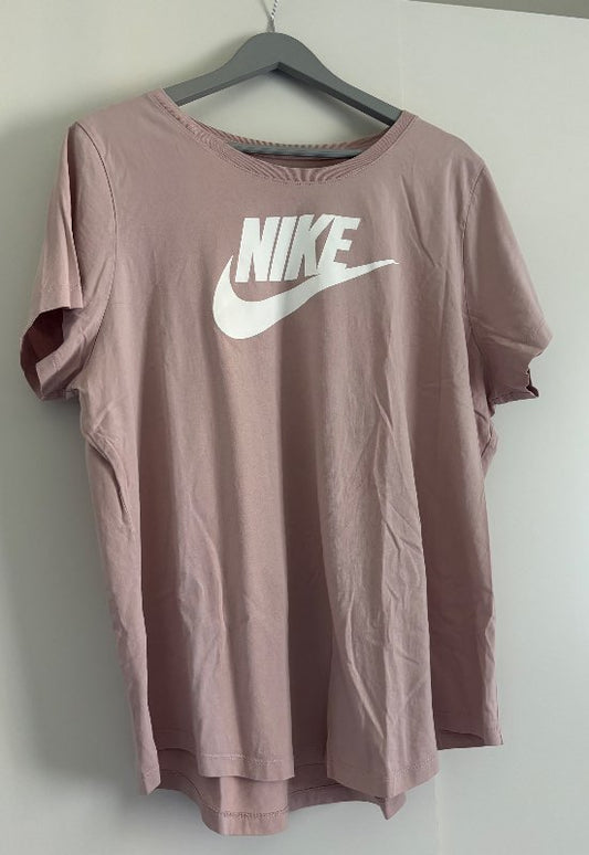 Nike stuttermabolur