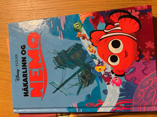 Hákarlinn og nemo