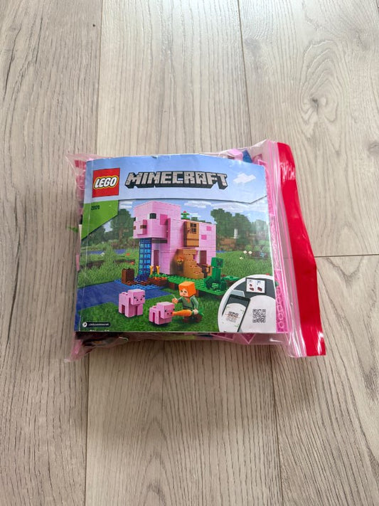 Lego Minecraft 21170 pig