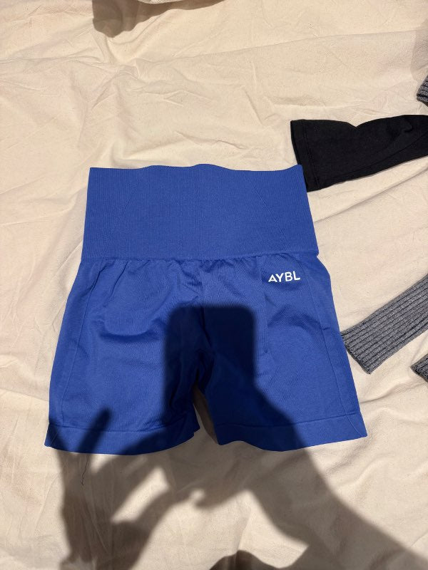 Bláar ABYL stuttbuxur