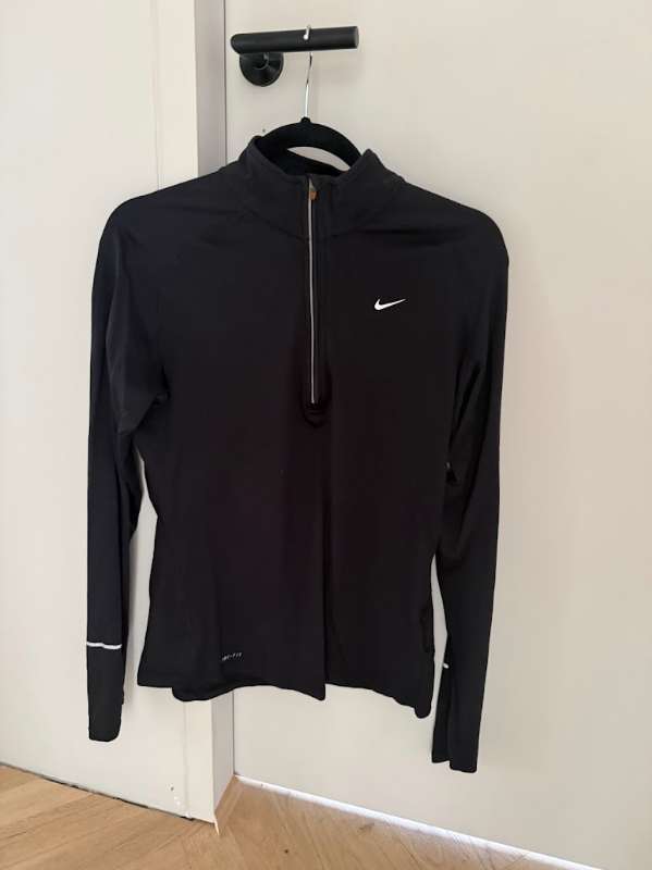 Nike Dry-fit peysa