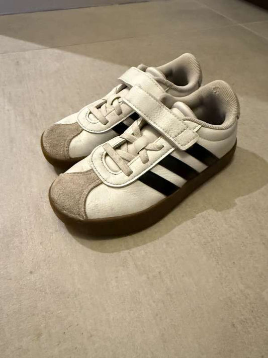 Adidas skór