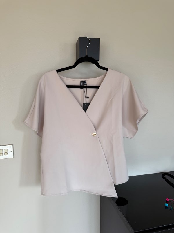 Beige skyrtuvesti VeroModa