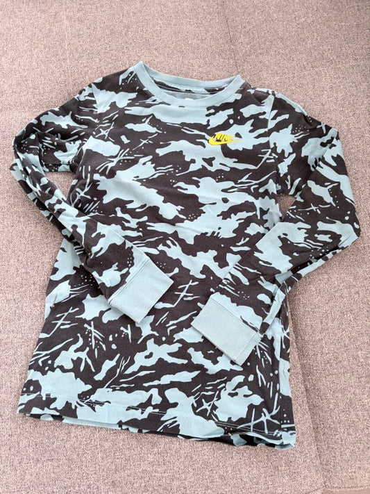 Nike skræpóttur síðerma bolur