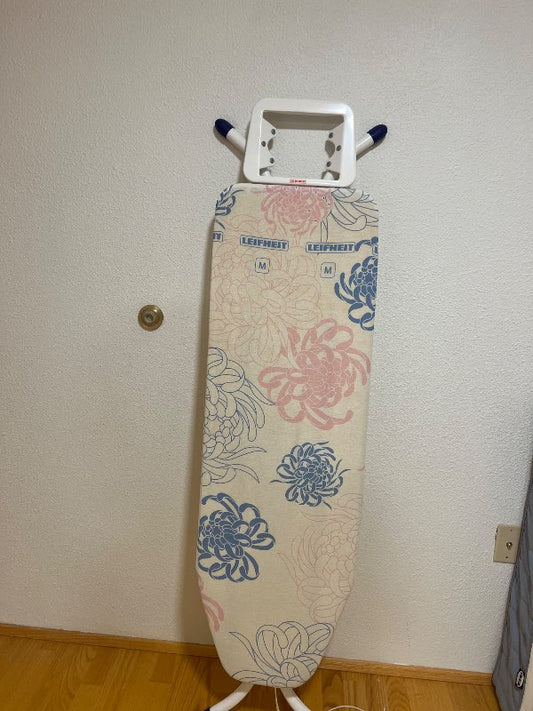 Leifheit ironing board