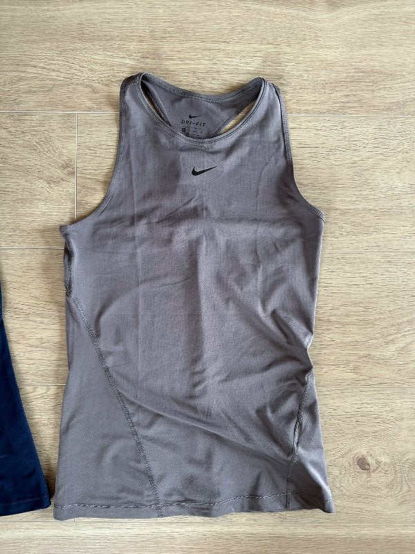 Nike grár tank