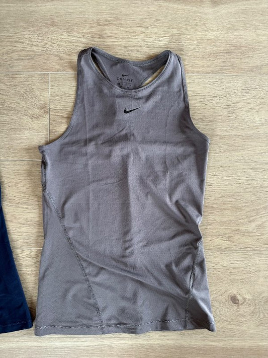 Nike grár tank