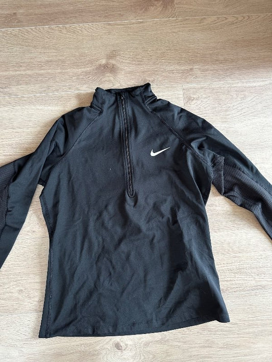 Nike svört ræktarpeysa