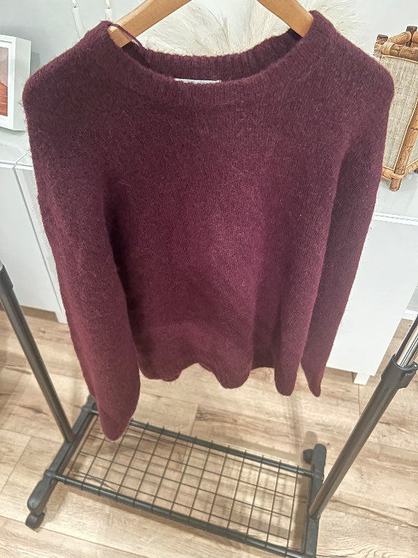 Vínrauð gina tricot prjónapeysa