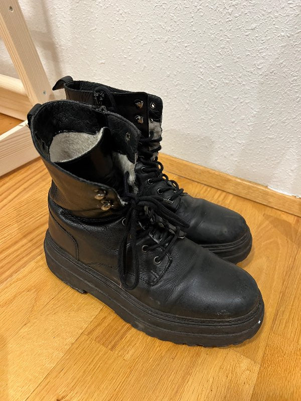 Leather wool boots