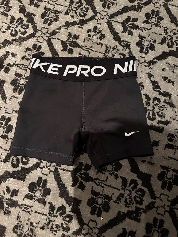 Nike pro stuttbuxur