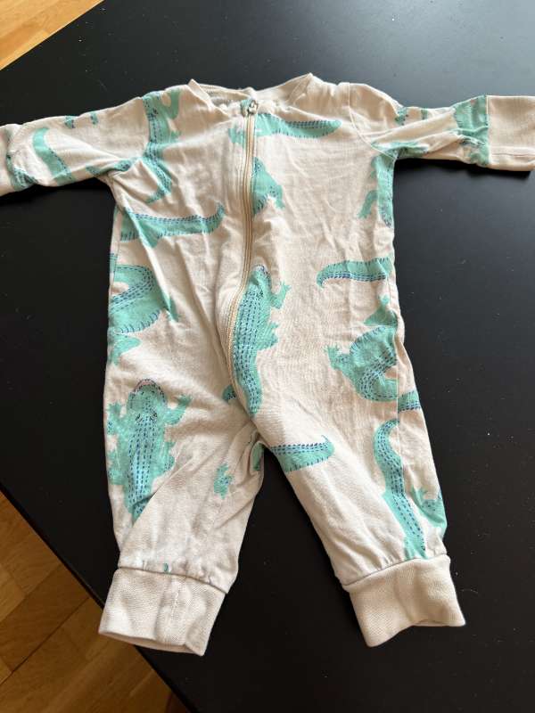 Lindex náttfött krokodil