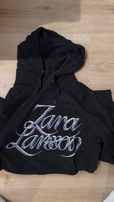Zara Larsson peysa