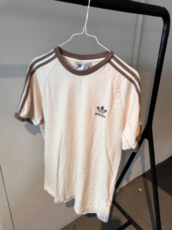 Adidas bolur