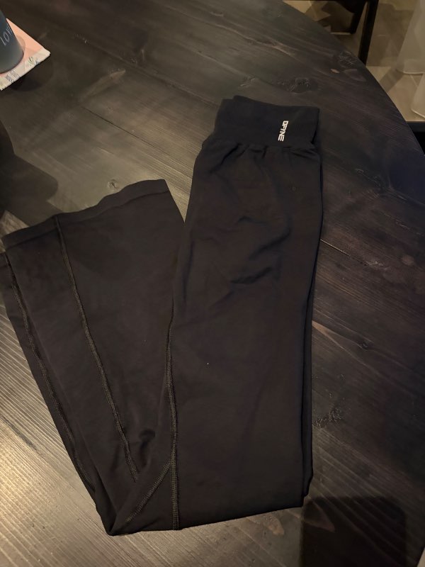 Dfyne svartar flare buxur