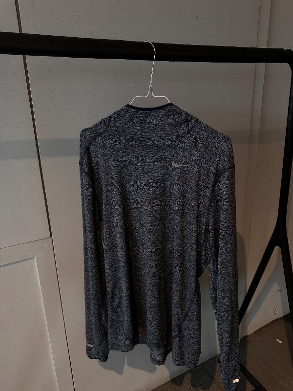 Nike iþrottapeysa