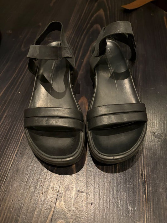 Ecco sandalar